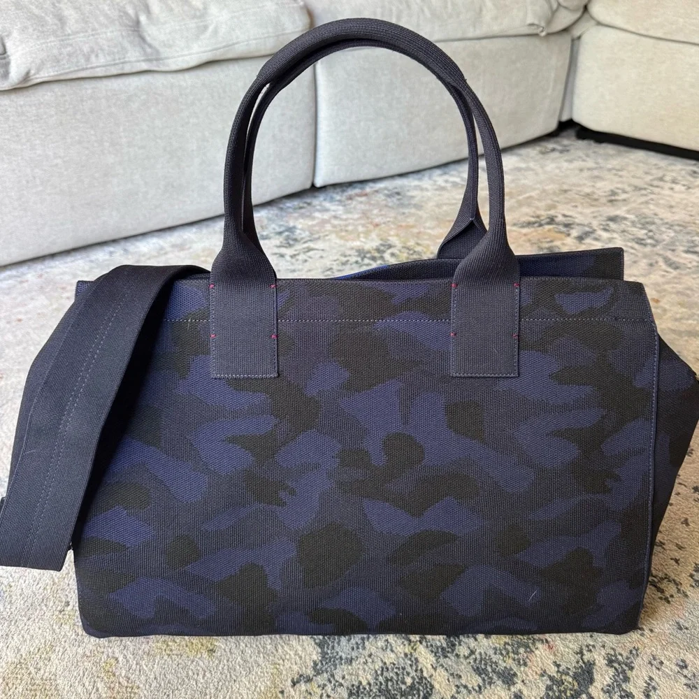 Rothy's Blue Midnight Camo Overnighter Travel Bag EUC - Picture 2 of 6
